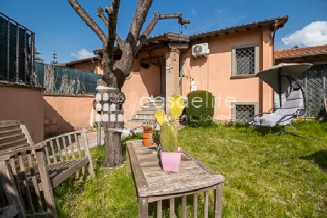 villino a schiera con giardino in vendita Roma Infernetto via Ernesto Boezi